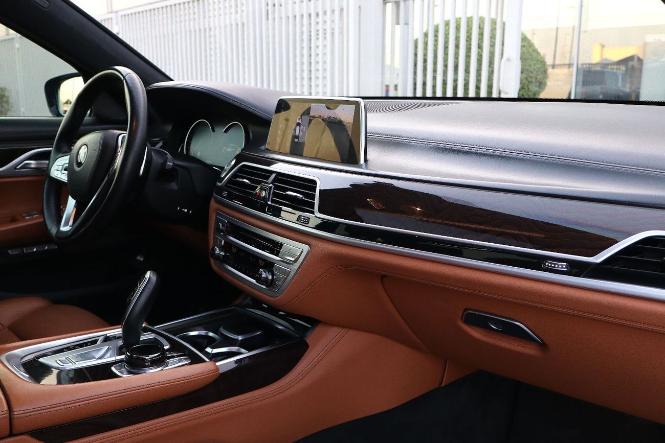 بي أم دبليو 740Li M Sport 3.0L (335 HP)