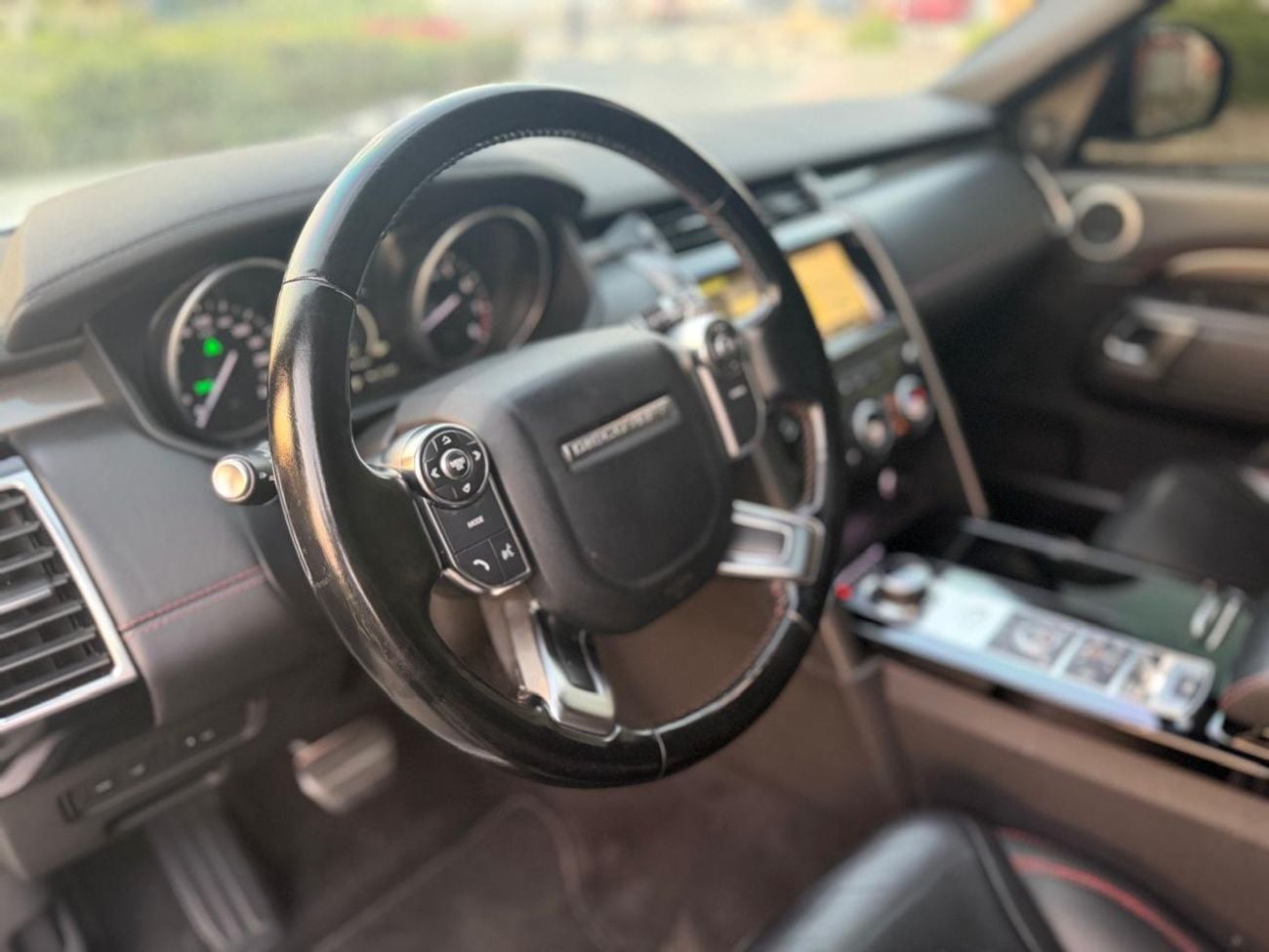 Land Rover Discovery HSE Land Rover Discovery Si6 2017 GCC Specs Full Service History 2 Keys One Owner