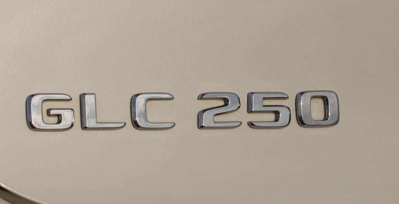 Mercedes-Benz GLC 250 4MATIC 2.0L Mercedes GLC 250, 2018, 4MATIC, GCC, original paint accident-free in excellent condition