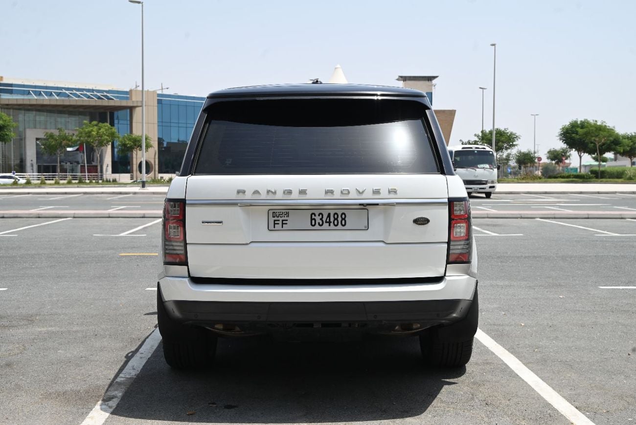 لاند روفر رينج روفر AUTOBIOGRAPHY -  AGENCY MAINTAINED - ACCIDENT FREE - RANGE ROVER SUPERCHARGED 2015 - GCC - WELL MAINTANED