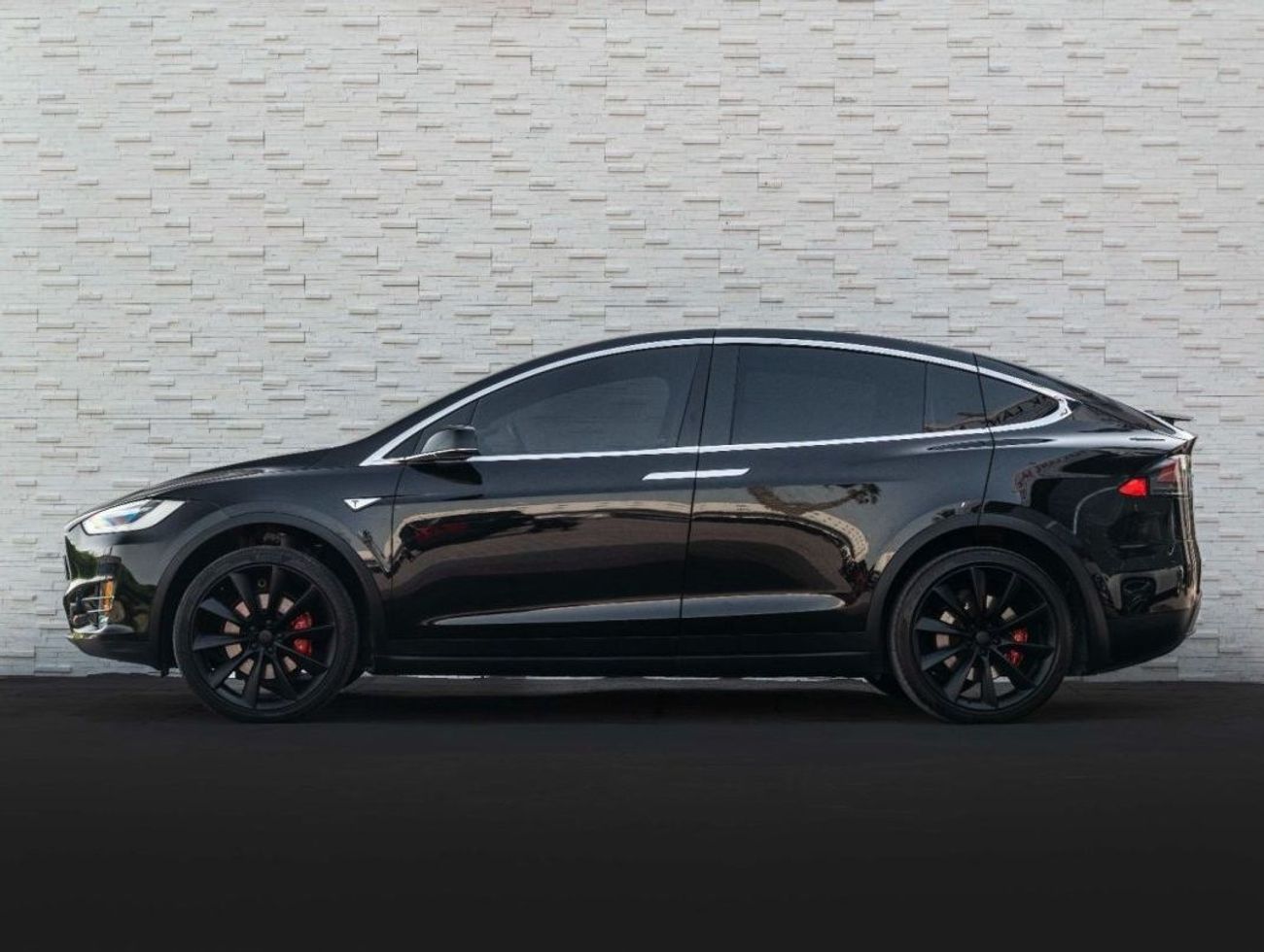 تسلا موديل اكس TESLA MODEL X P 90D LUDICROUS MODE • 7-SEATER • FULLY LOADED • FULL SERVICE TESLA UAE