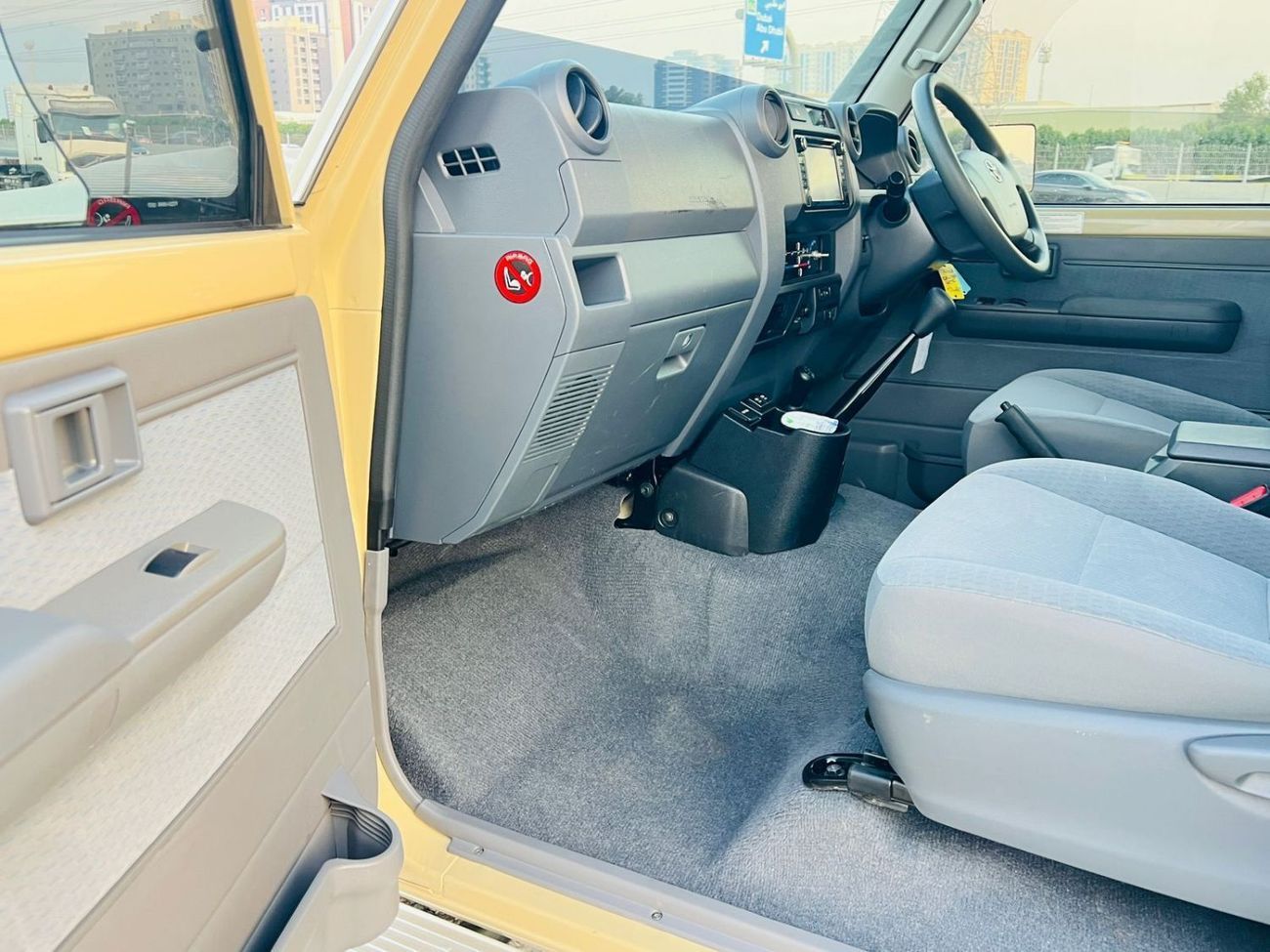 تويوتا لاند كروزر بيك آب DIESEL 4,5 LITER ,RIGHT HAND DRIVE ,BEIGE COLOR ,2020 MODEL