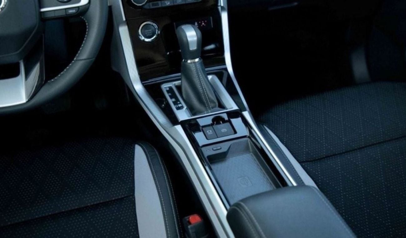 تويوتا فيلوز Toyota Veloz V 1.5 - Black inside Black 2025