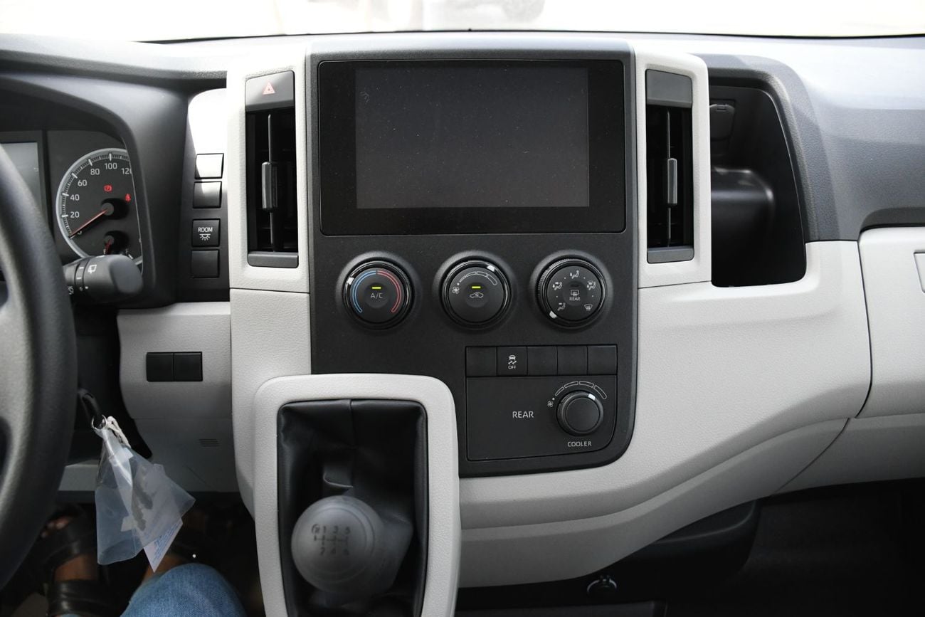Toyota Hiace Toyota HiAce 2.8L Manual Petrol diesel (Ready Stock)