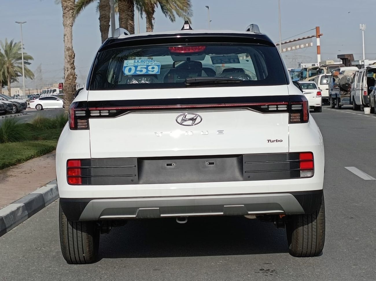 هيونداي فنيو Premier Plus Turbo | 1.0L V4 | SUNROOF | FULL OPTION (CODE # VEN10AF)