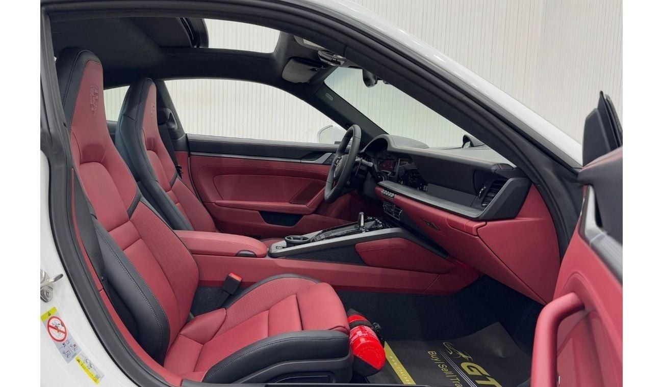 بورش 911 2025 Porsche 911 Carrera 992.2 New Shape With Aerokit, Brand New 0 KM, 2 Years Porsche Warranty, GCC