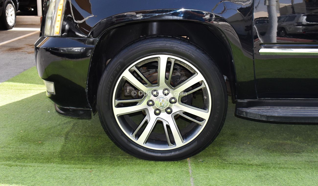 كاديلاك إسكالاد موديل 2007 وارد امريكى رقم واحد فتحة جلد مثبت سرعة تحكم بحالة ممتازة