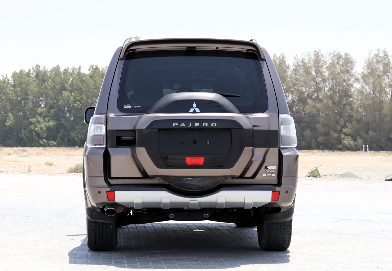 ميتسوبيشي باجيرو GLS Highline 3.5L (186 HP)