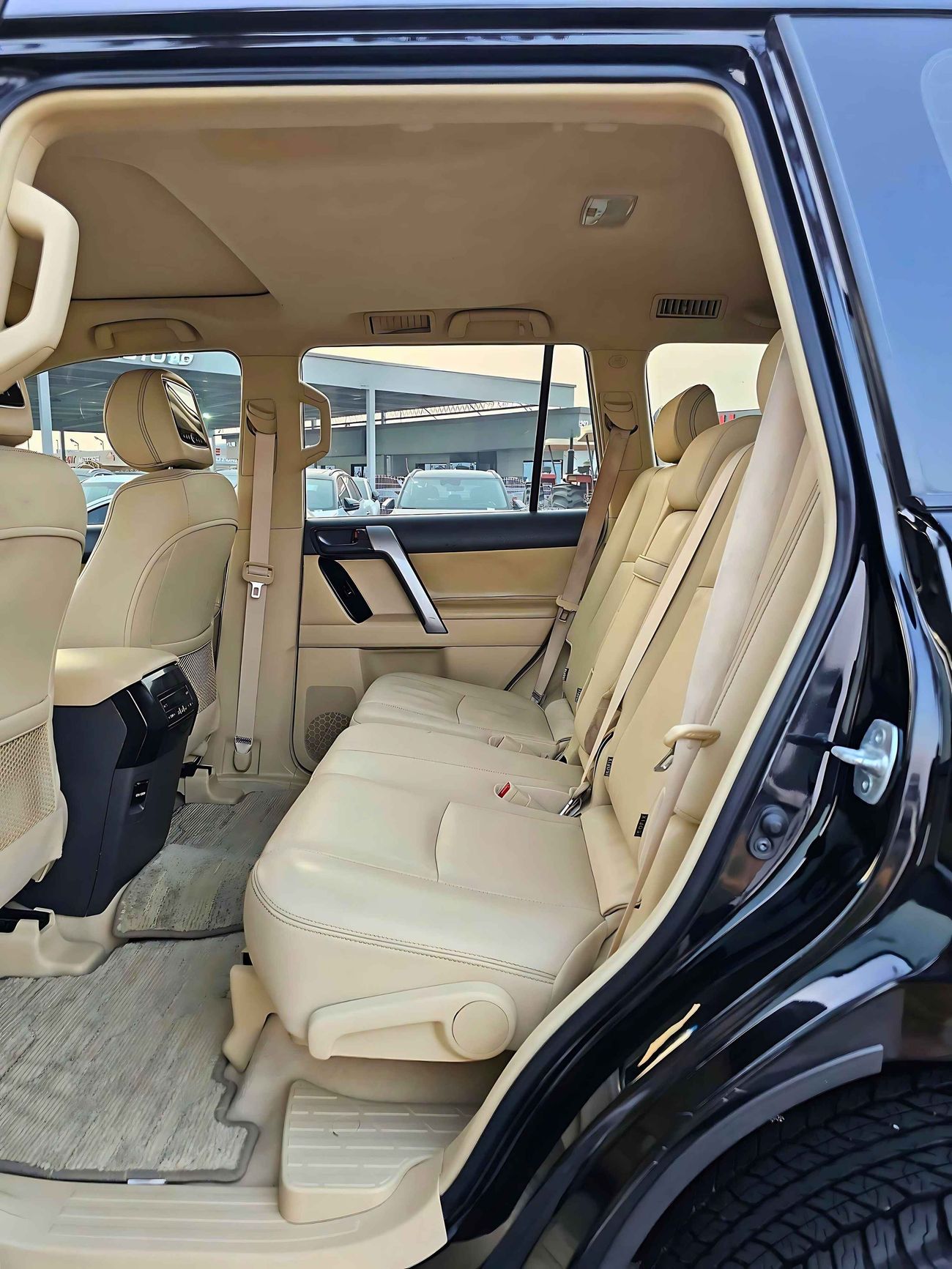 تويوتا برادو VXR V6/ SUNROOF/ LEATHER/ ELECTRIC SEATS/ BACK TYRE/ ORG PAINT/ ORG KMS/ LOT# 63670