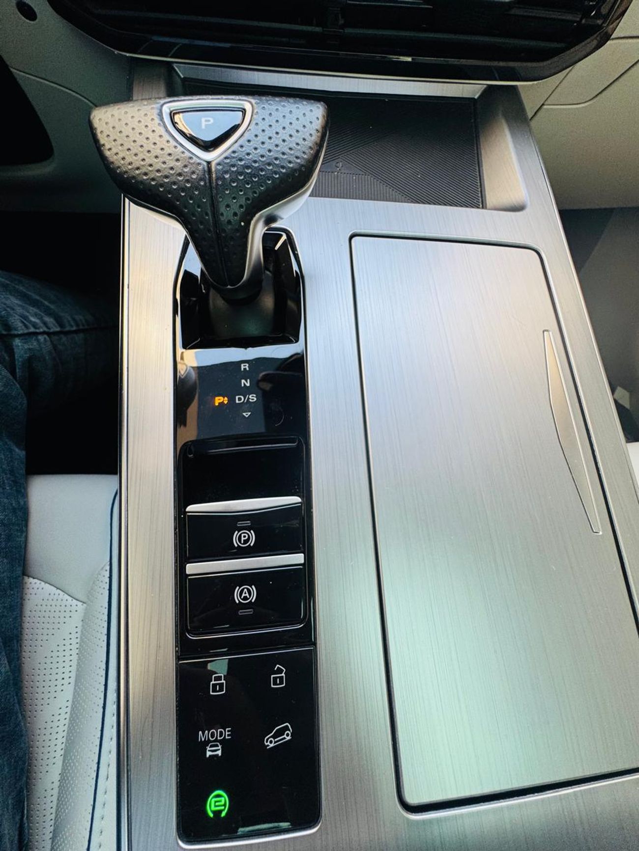 أم جي وھیل Luxury