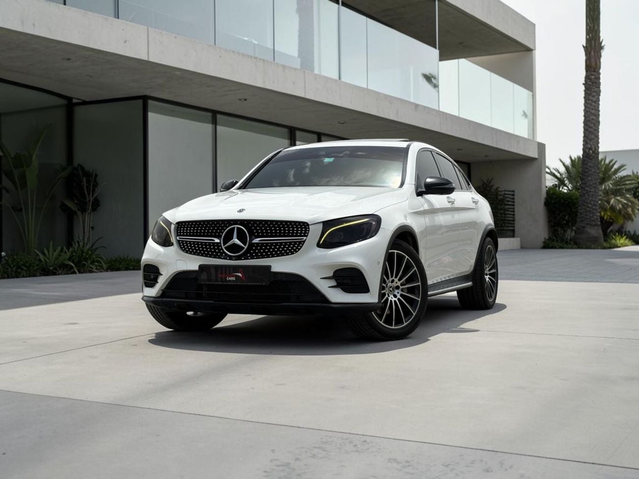 Mercedes-Benz GLC Coupe 250 AED 2,420 P.M | 0% DOWN PAYMENT | MERCEDES-BENZ GLC 250 COUPE | 2.5L 4WD | 2018 | FULL SERVICE HISTO