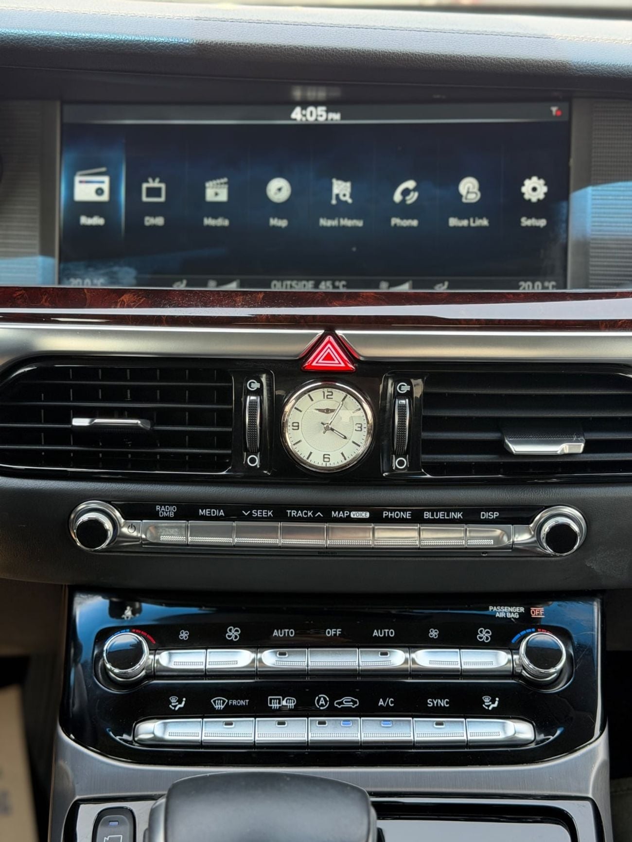 Genesis EQ900