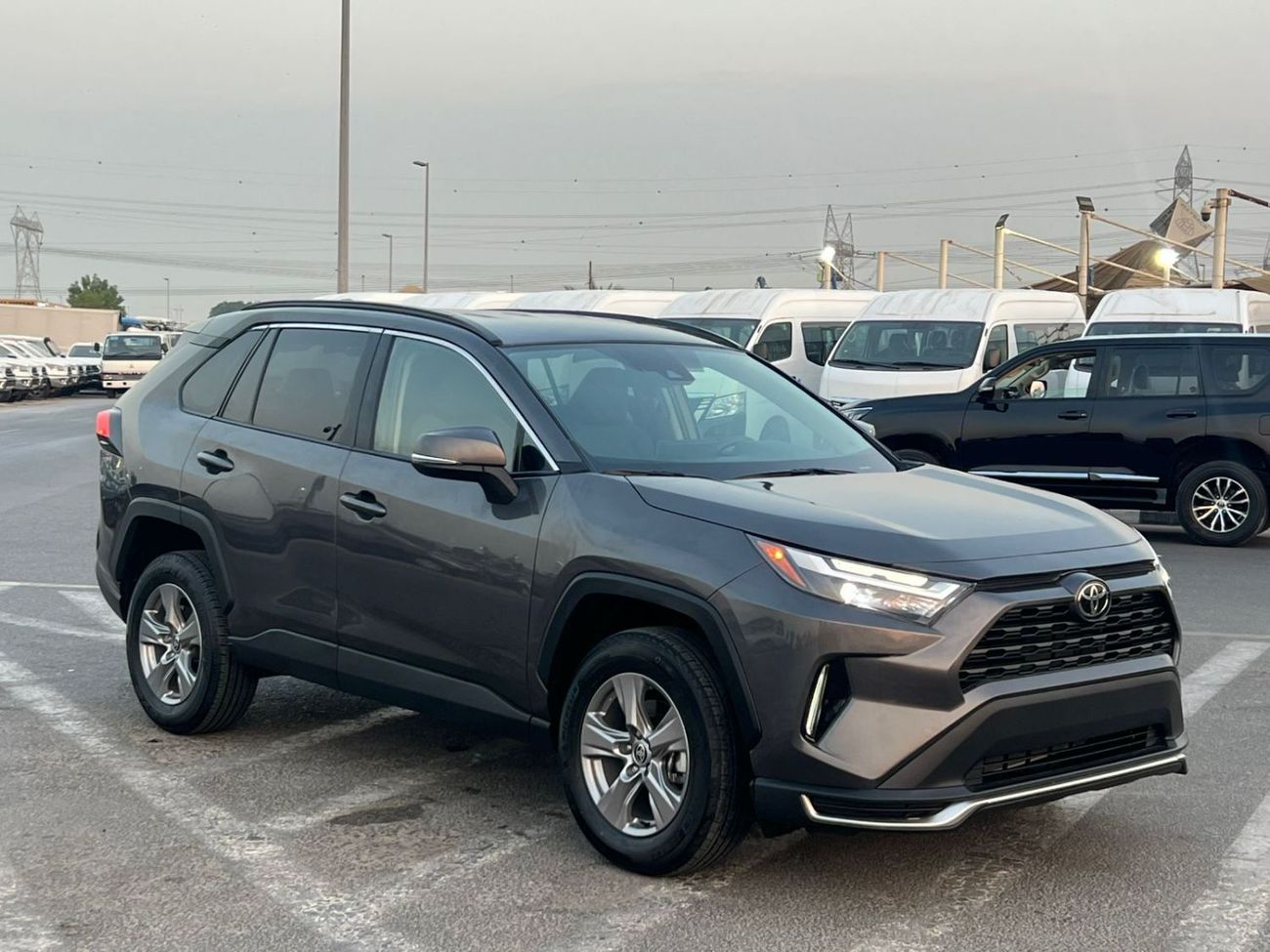 Toyota RAV4 2025 Toyota RAV4 XLE Full Option - 2.5L V6 - Rear CAM - Low Mileage - Radar System -