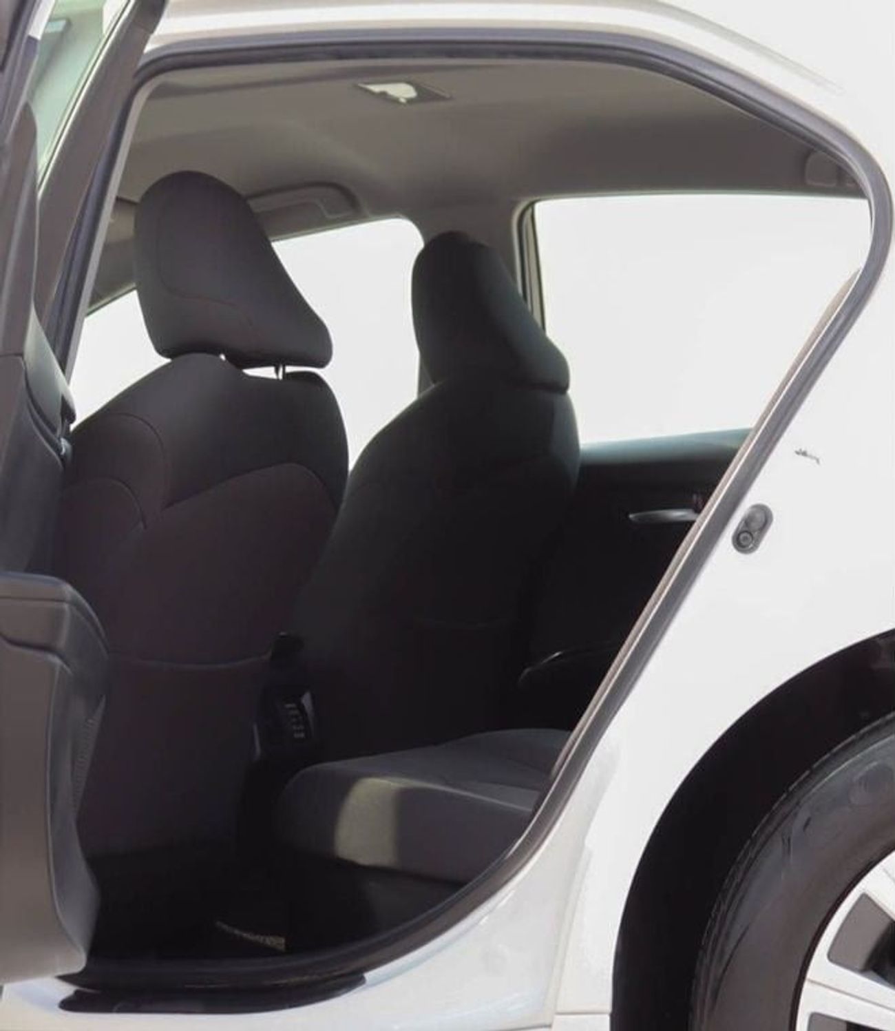 Toyota Camry LE 2.5L (176 HP) Toyota Camry 2020 GCC  Hybrid, original paint without accident, in excellent condit