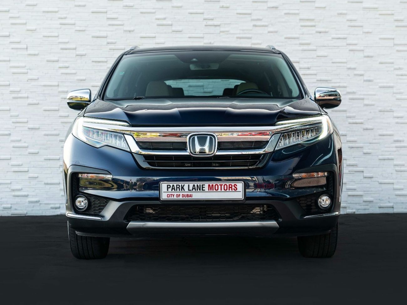 Honda Pilot AED 1887 PM • PILOT AWD TOURING • ONLY 28,000 KMS • 7-SEATER • PRISTINE CONDITION