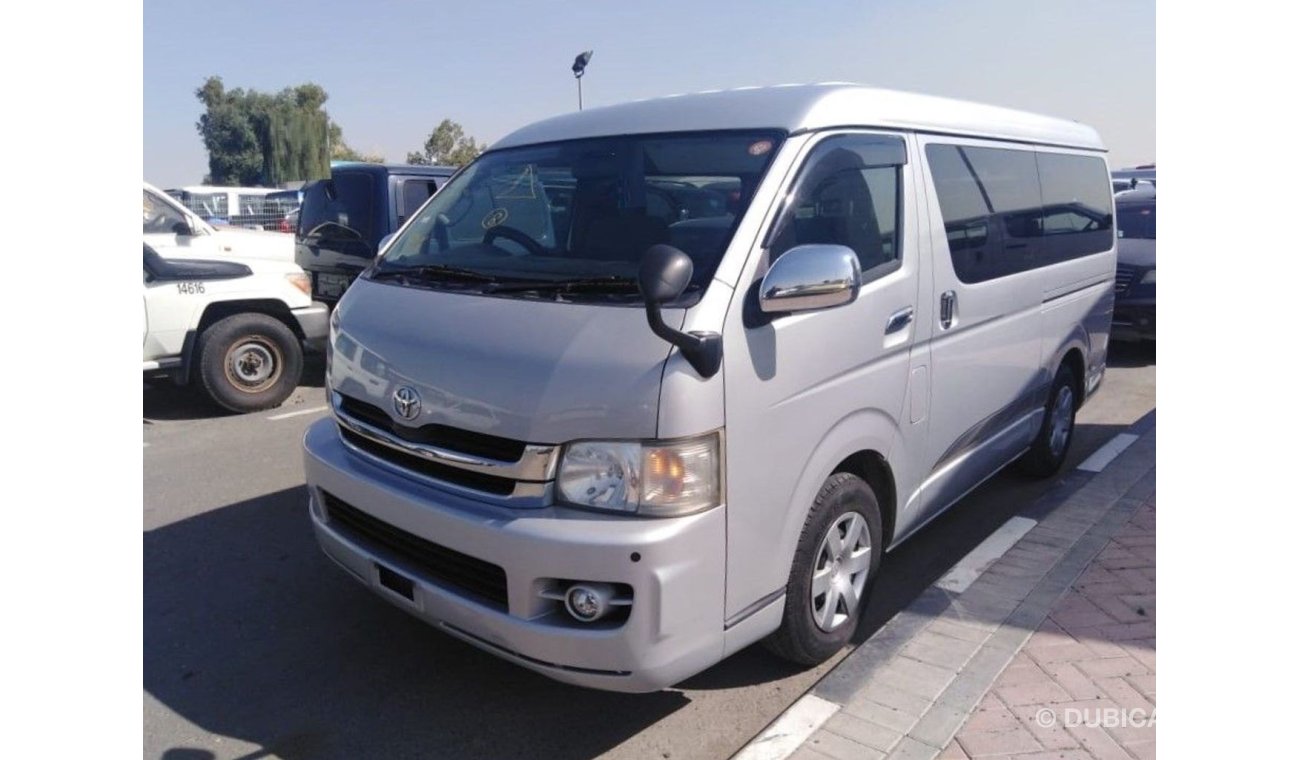 تويوتا هاياس Toyota Hiace RIGHT HAND DRIVE (Stock no PM 328 )