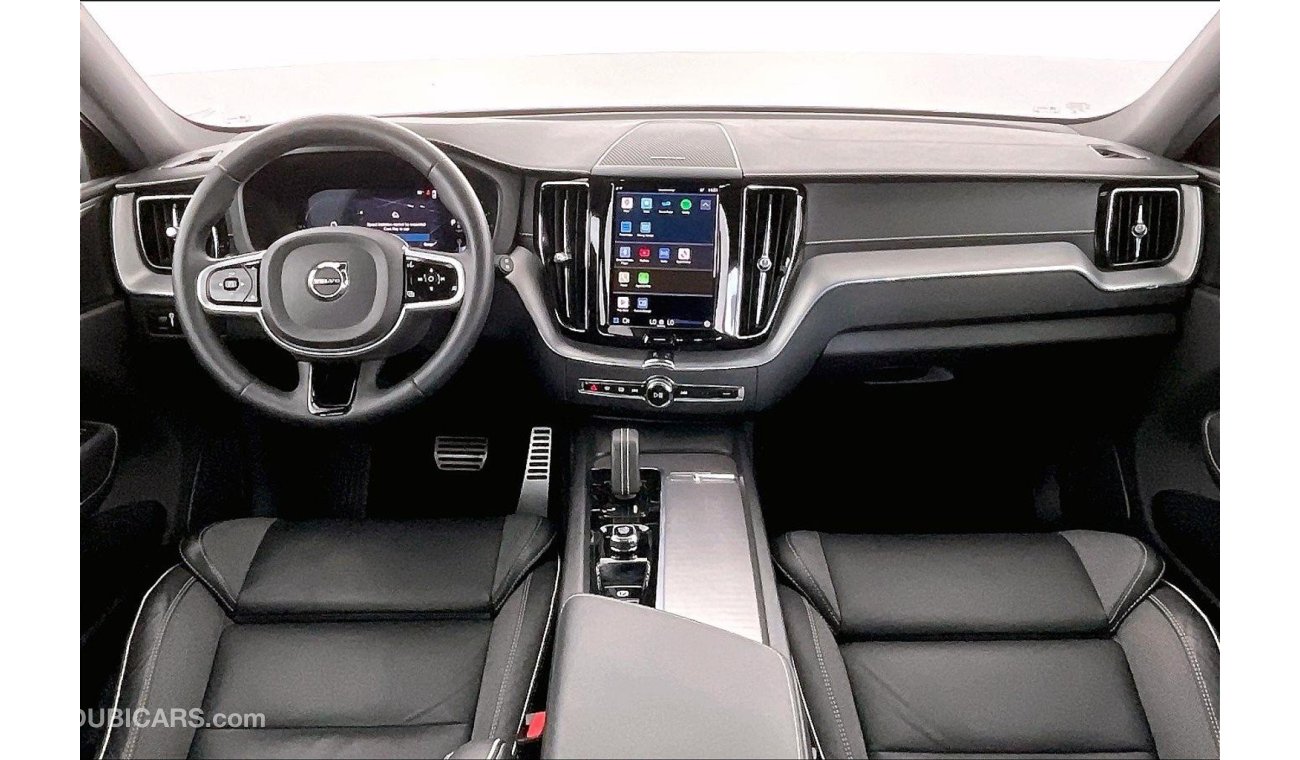 فولفو XC 60 B5 R Design | سنة ضمان مجانية | نسبة التمويل 1.99% | خالية من أضرار الفيضانات