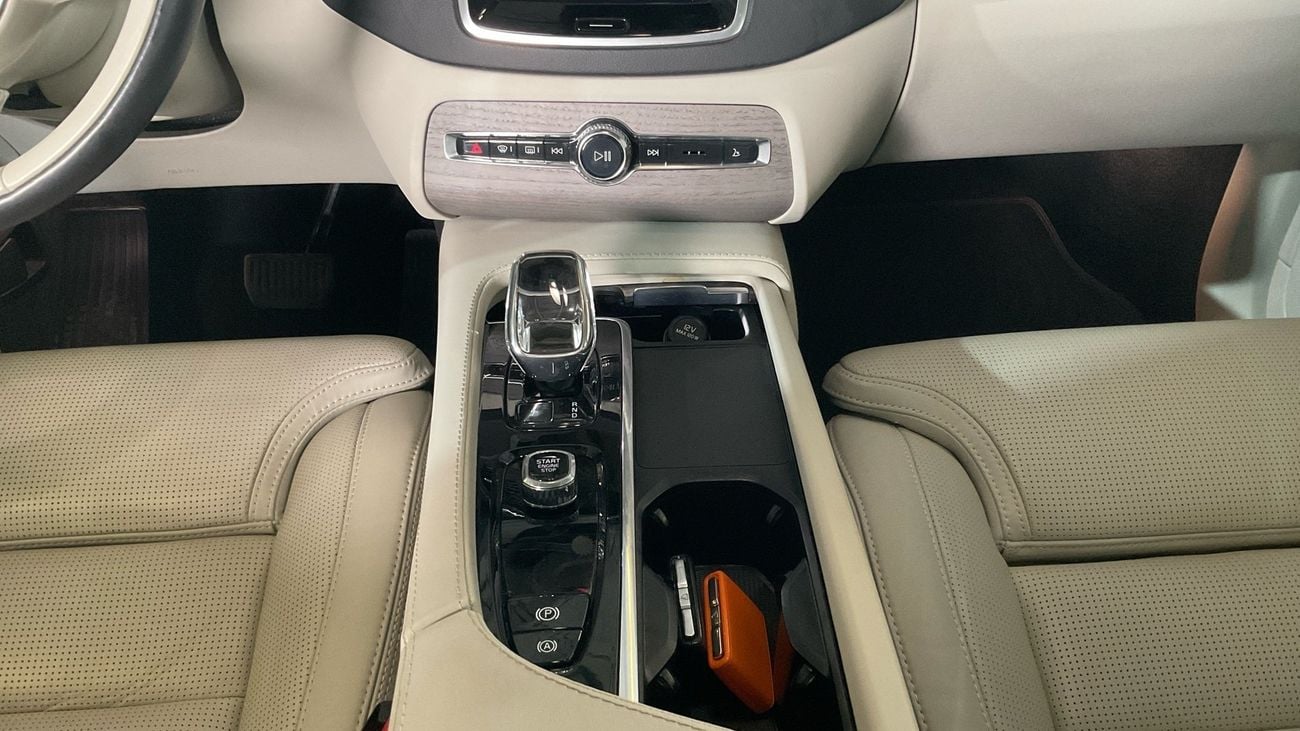Volvo XC90 2.0 B6 P MHEV ULTIMATE BRIGHT AUTO AWD | Guaranteed Warranty | 0 Down Payment
