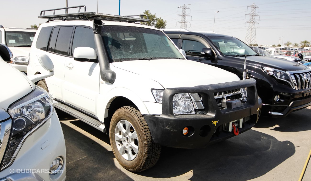 Mitsubishi Pajero (Right Hand Drive) diesel auto as new for export only