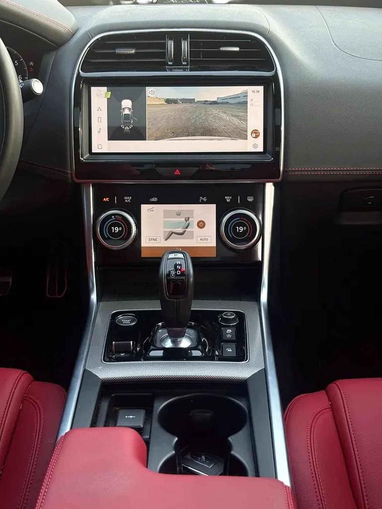 Jaguar XE SE  !! EID SALE !! 1 YEAR FREE WARRANTY !!  1,580 P.M | 0% DOWN PAYMENT | JAGUAR XEL S P250