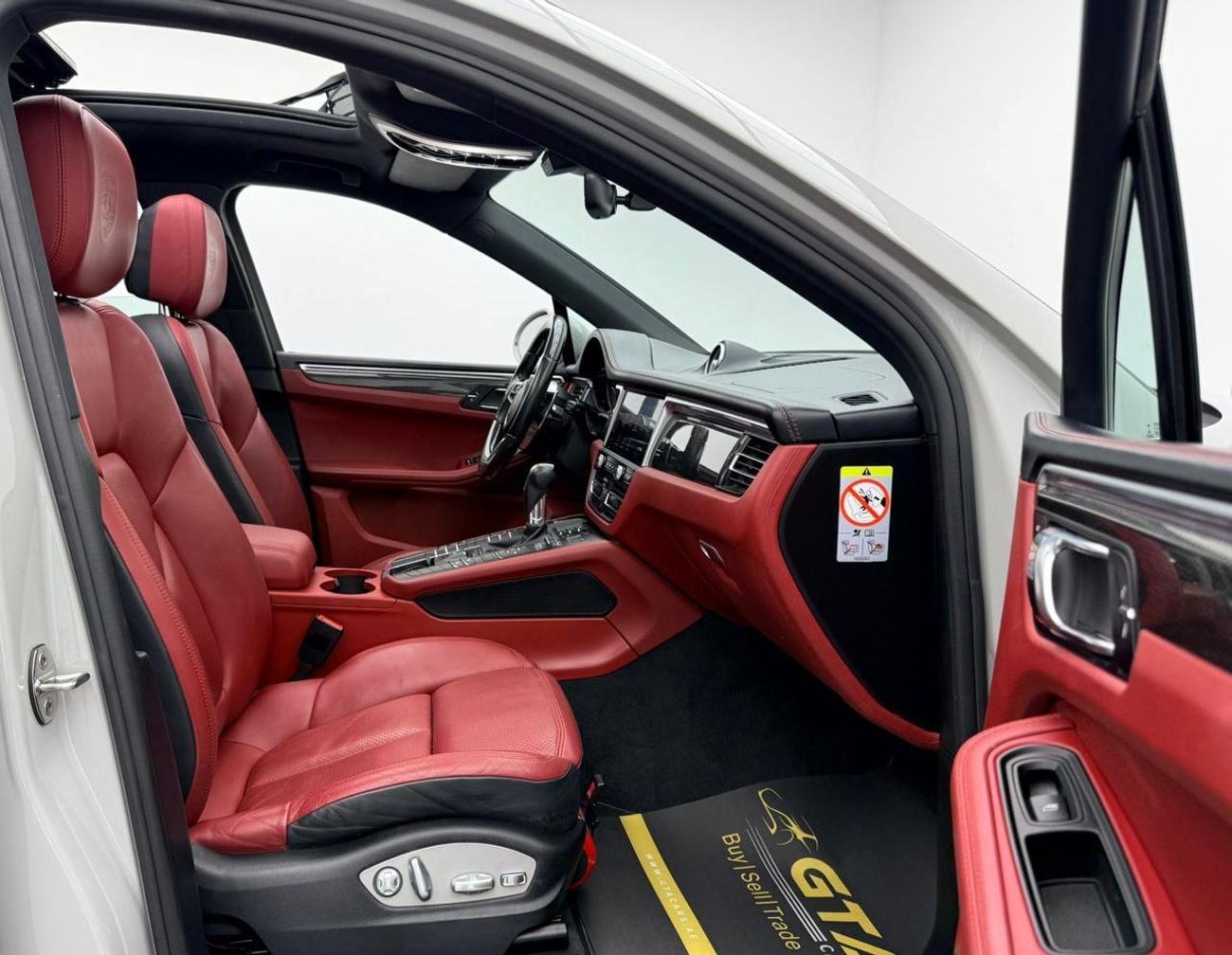 بورش ماكان 2019 Porsche Macan, Warranty, Full Service History, Fully Loaded, Excellent Condition, GCC