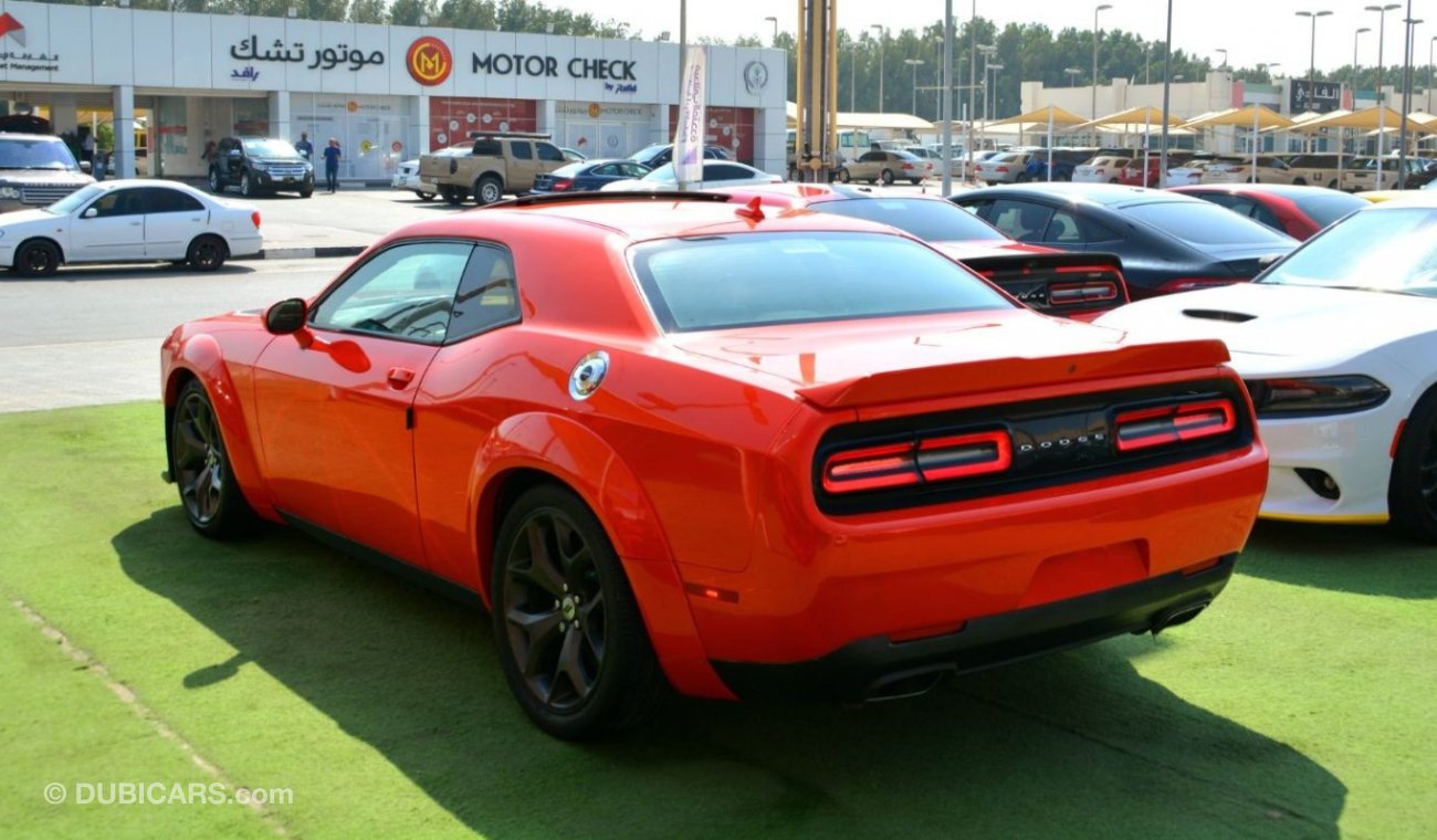 Dodge Challenger R/T Plus