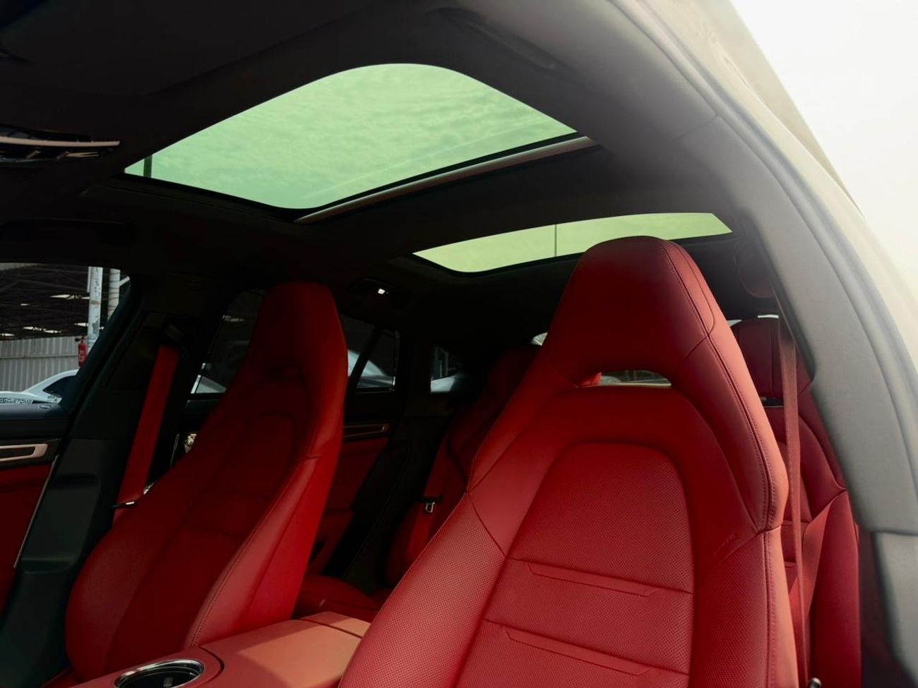 بورش باناميرا Turbo S E-Hybrid Sport Turismo 4.0L (680 HP) RWD