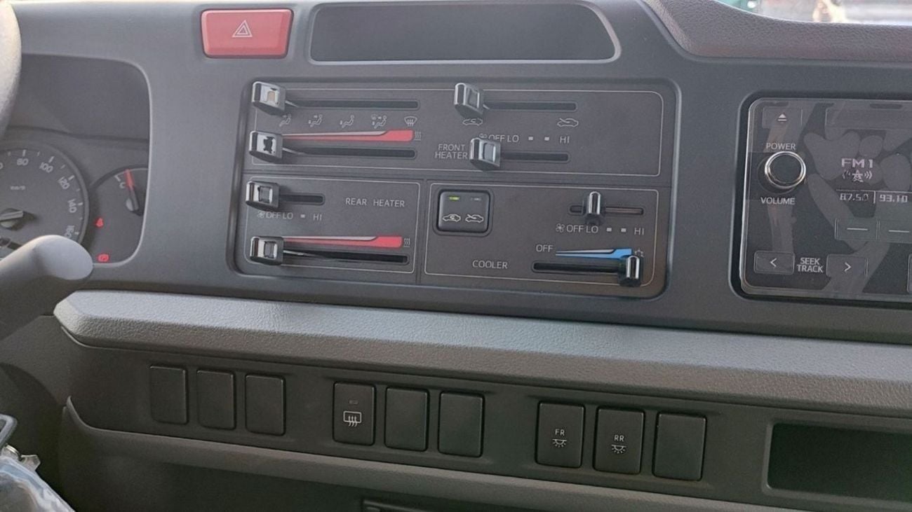 Toyota Coaster Toyota/COASTER D 4.2L/N0O82 4.2L O82 23 Seats MT with AC