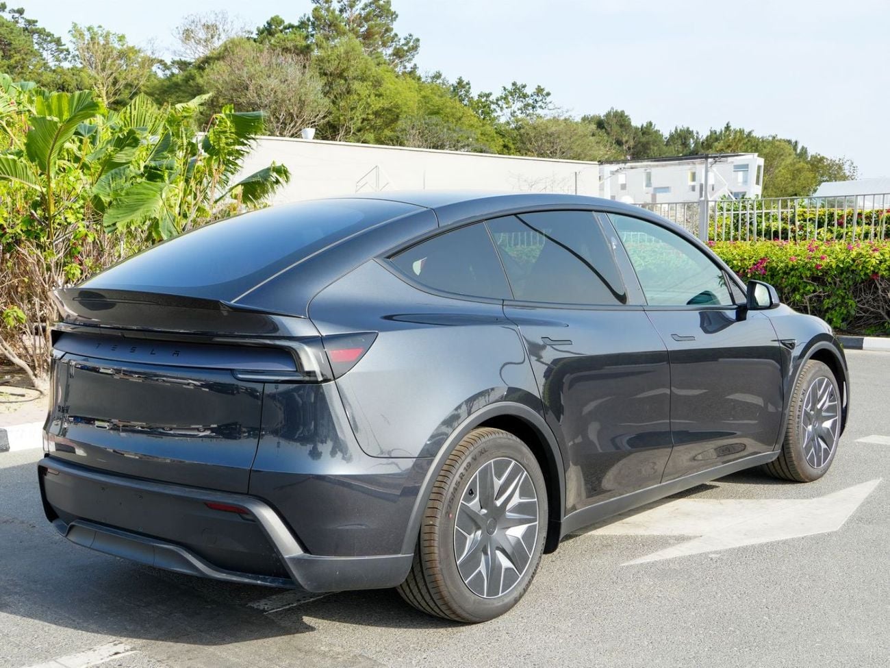 Tesla Model Y 2025 TESLA MODEL YL AWD 7-SEATS LONG RANGE BRAND NEW 0KM