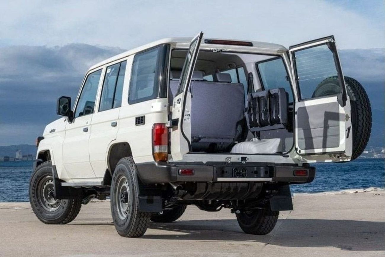 تويوتا لاند كروزر 70 TOYOTA LAND CRUISER LC76 HARDTOP 5DOOR 4.2L V6 DIESEL 2026