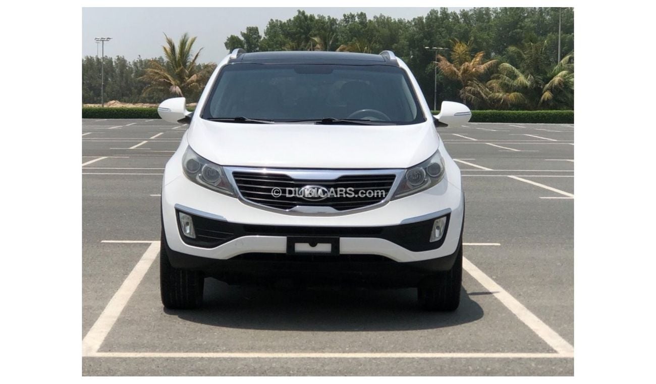 Kia Sportage MODEL 2013 GCC CAR PERFECT CONDITION INSIDE AND OUTSIDE FULL PANORAMIC ROOF