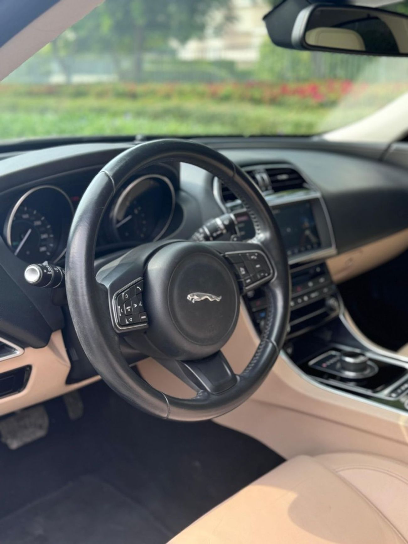 جاكوار XE HSE 2.0L (250 HP)