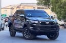 تويوتا هيلوكس أدفنتشر محرك SR5 V4 سعة 2.7 لتر بتصميم مُحسّن مستوحى من طراز Adventure 2025، مع خيارات كاملة من حيث الشكل ال