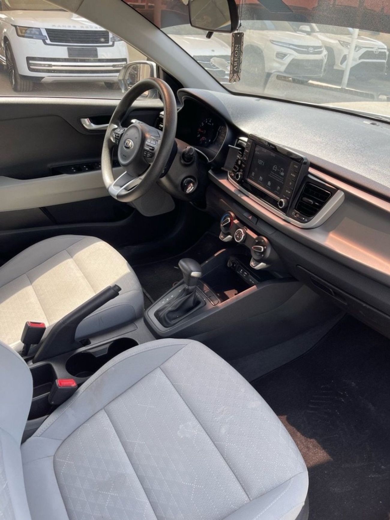 كيا ريو MPI 1.4L Sedan