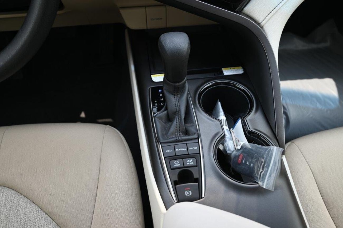 Toyota Camry LE Hybrid 2.5L Automatic