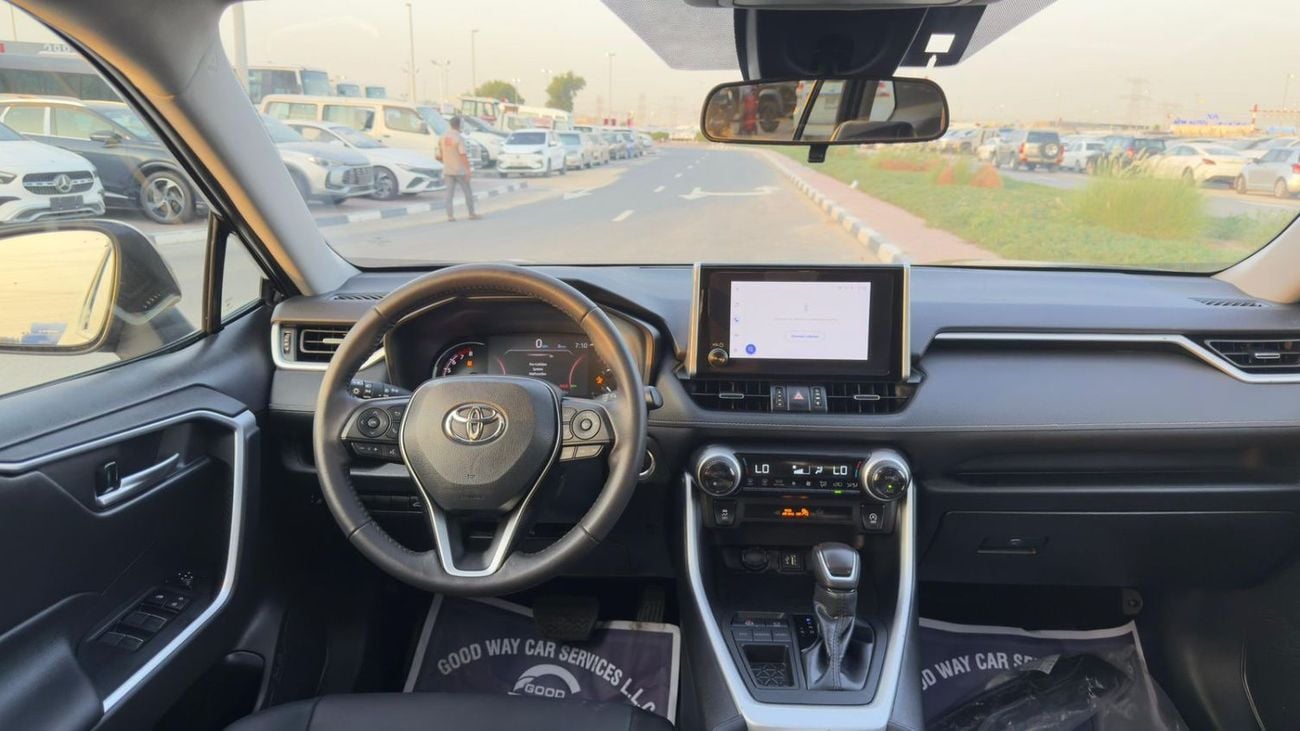 تويوتا راف ٤ XLE