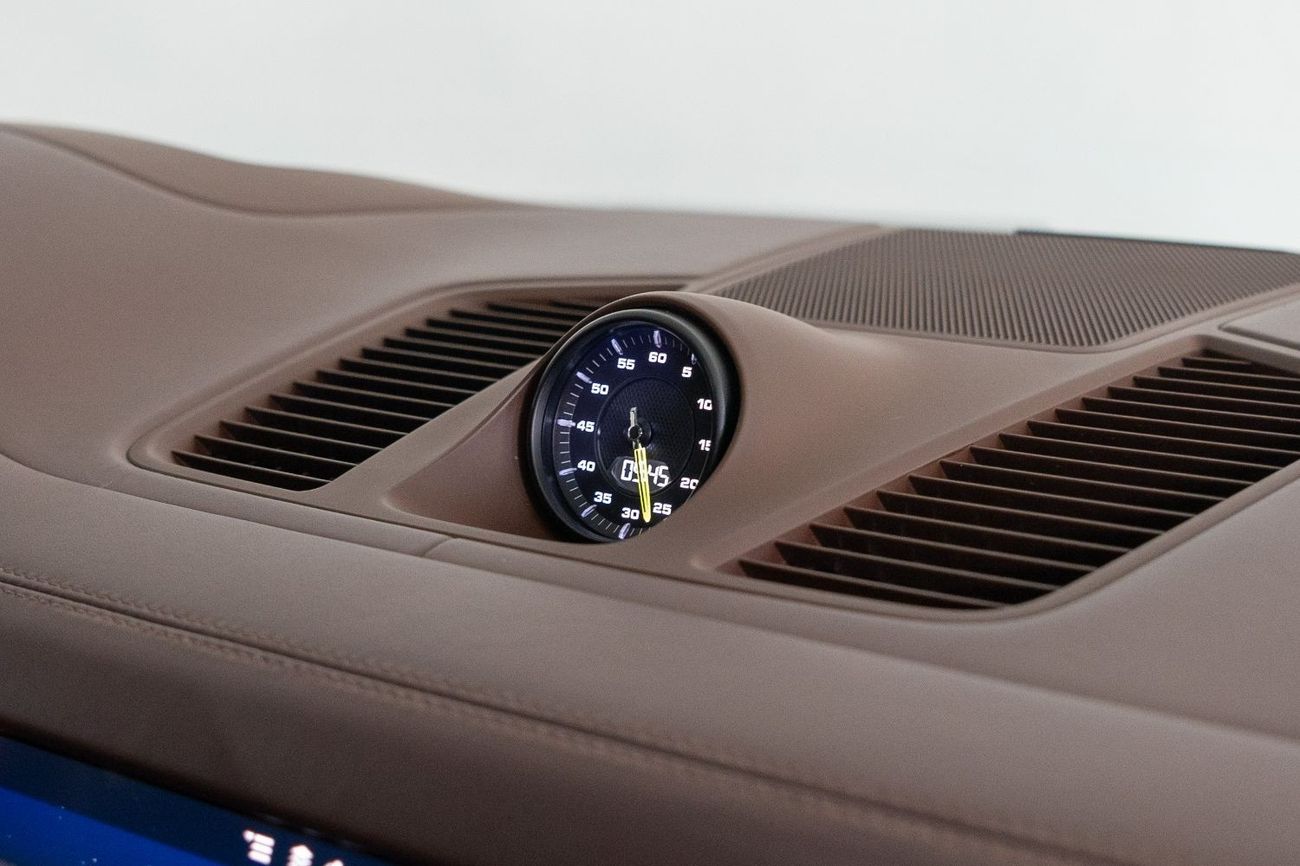 Porsche Cayenne 2020 Porsche Cayenne Coupe Turbo S E Hybrid / Porsche Warranty