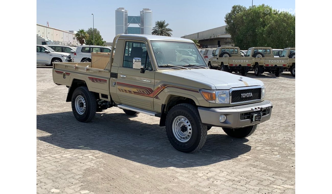 تويوتا لاند كروزر بيك آب 4.0L single cabin Mid Option DL + winch