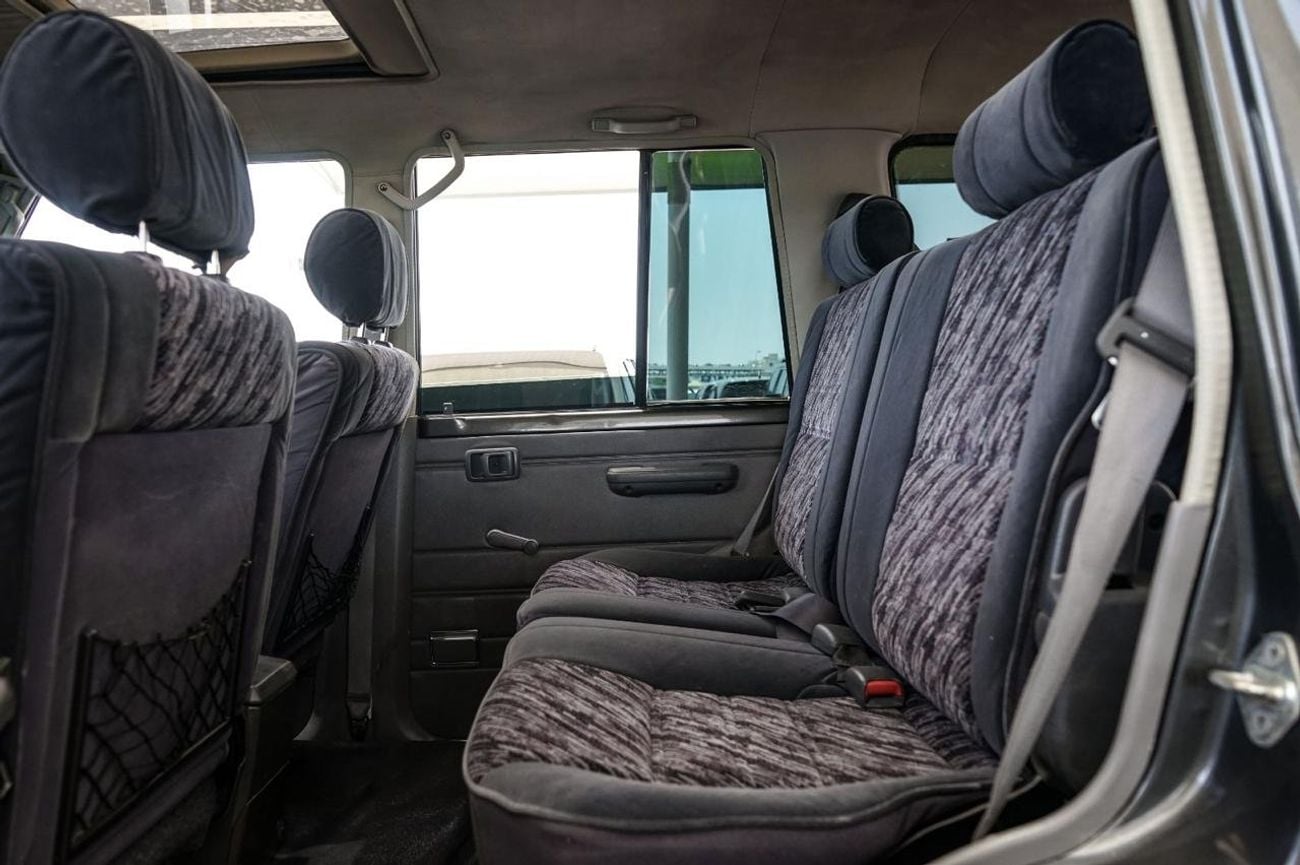 Toyota Land Cruiser 70 Hardtop Diesel RHD DOOR-5