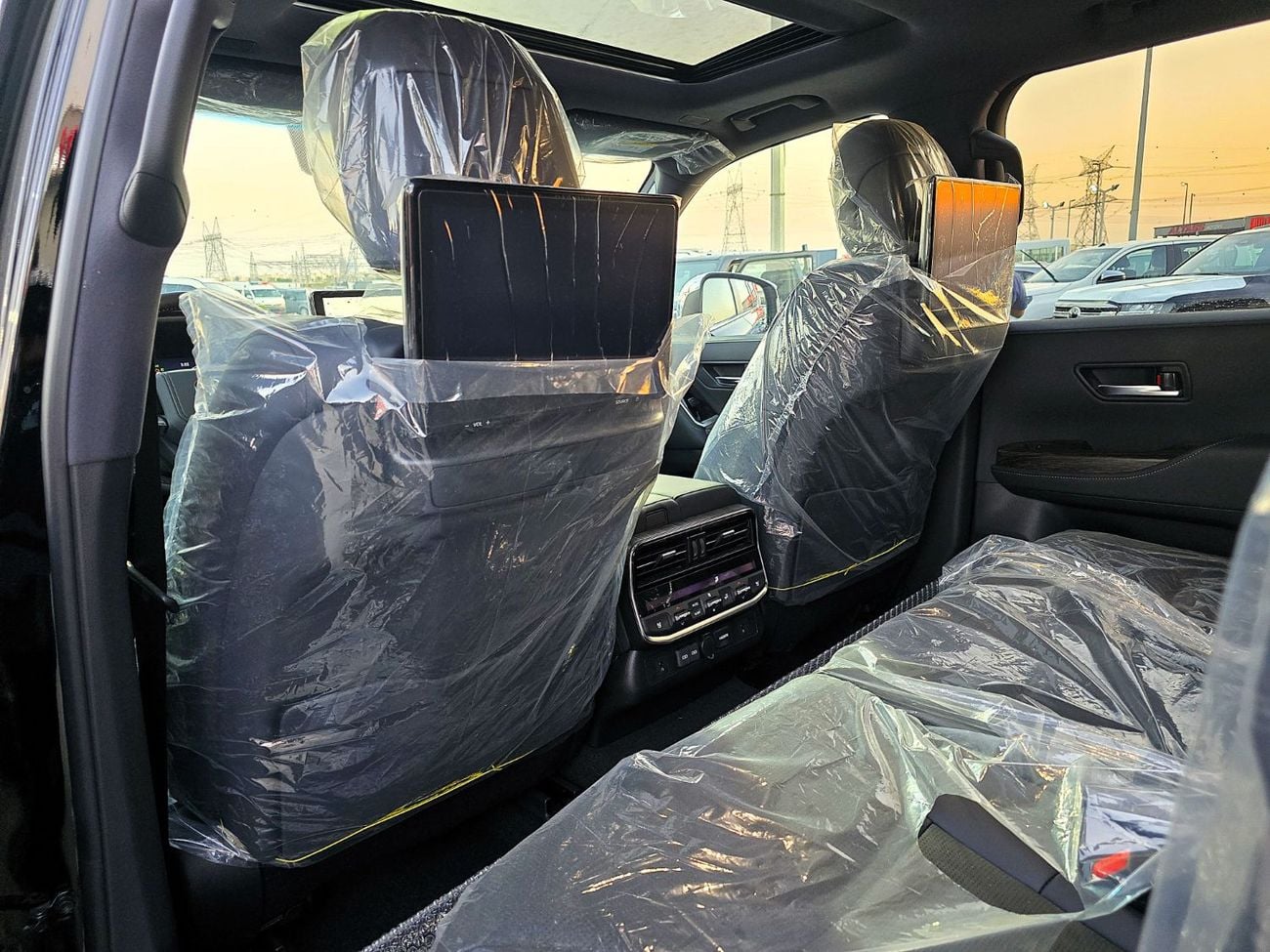 Toyota Land Cruiser VX Toyota land cruiser Vx 3.5l turbo 4*4 A/T  Black color inside black 2026