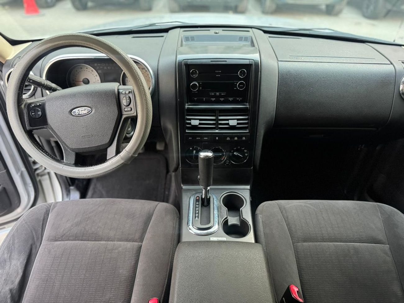 Ford Explorer FORD EXPLORER XLT 2010 - V6 4WD - WELL MENTAINED