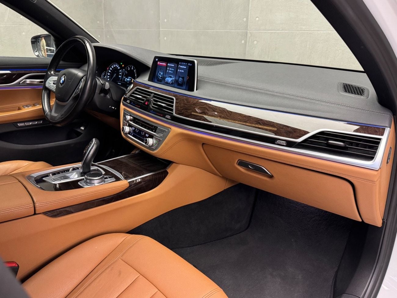 بي أم دبليو 730Li EXCLUSIVE