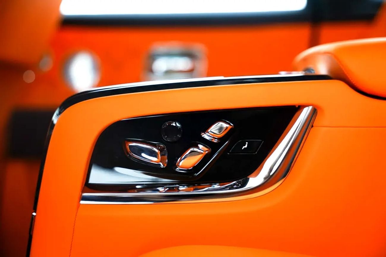 Rolls-Royce Cullinan BLACK BADGE WITH WARRANTY AND SERVICE CONTRACT