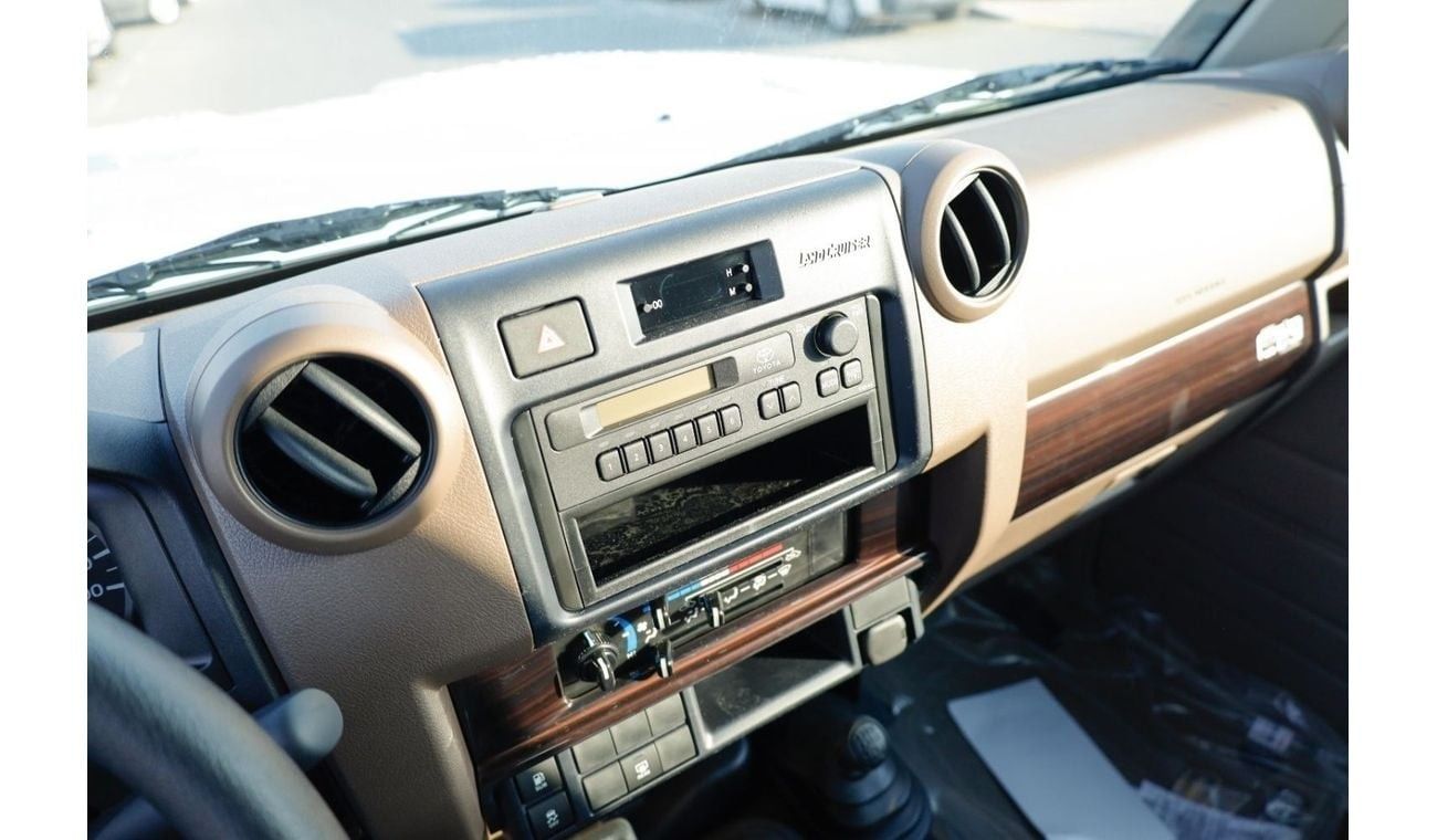 تويوتا لاند كروزر 70 TOYOTA LANDCRUISER 78 4.0L V6 PETROL 4WD STD E MANUAL