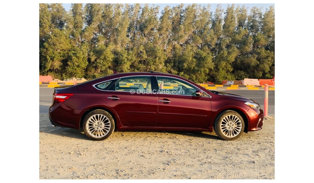 Used Toyota Avalon Limited Limited 2017 for sale in Sharjah 496235