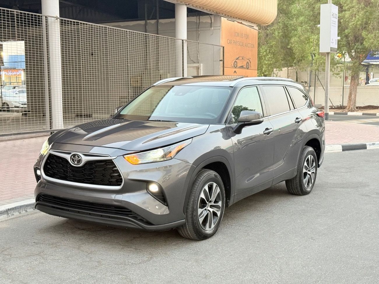 Toyota Highlander 2022 XLE LIMITED FULL OPTION 3.5 AWD USA SPEC