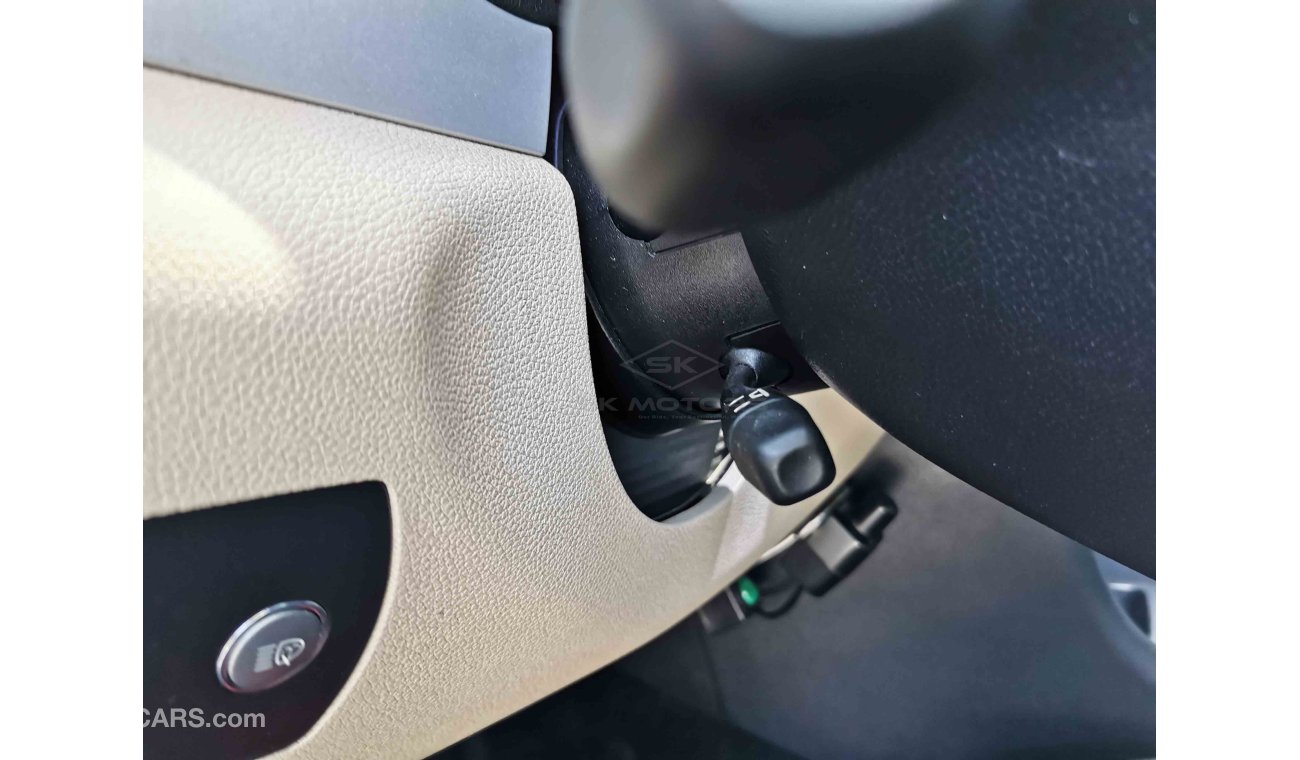 مرسيدس بنز SLK 200 2.0L, 17" Rims, DRL LED Headlights, Parking Sensor, Leather Seats, Bluetooth, USB (LOT # 763)