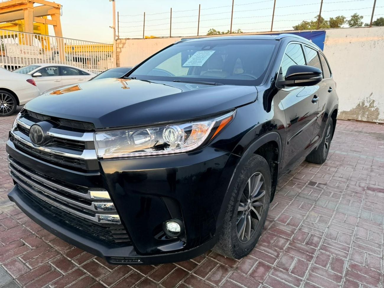 تويوتا هايلاندر 2018 TOYOTA HIGHLANDER XLE 4X4 AWD FULL OPTION  READY Black 5TDJZRFH6JS486422