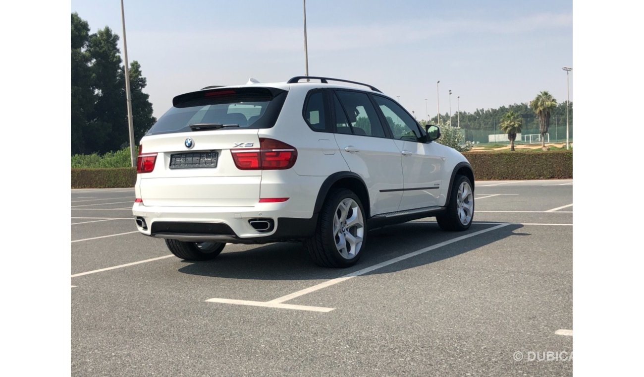 بي أم دبليو X5 xDrive 50i موديل 2012 خليجي حاله ممتازه من الداخل والخارج فل مواصفات كراسي جلد ومثبت سرعه وتحكم كهرب