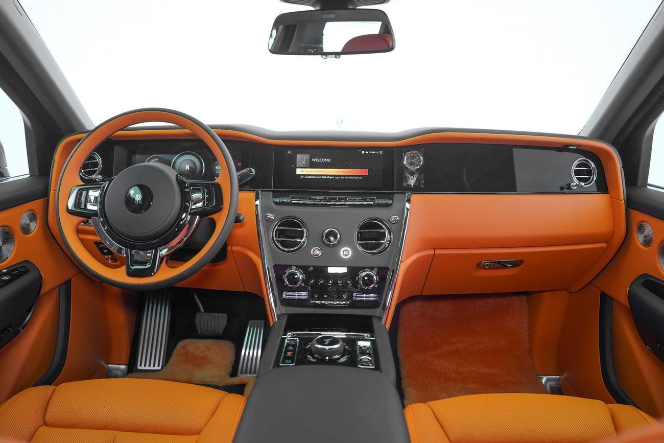 رولز رويس كولينان SILVER BADGE